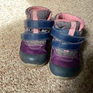 See Kai Run girls Hiking Boots